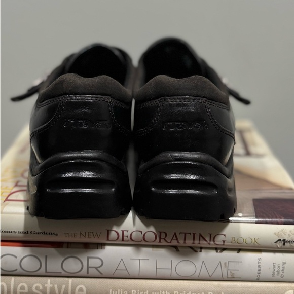 Teva Men’s Black Leather Loafers size 7 1/2 main image 12